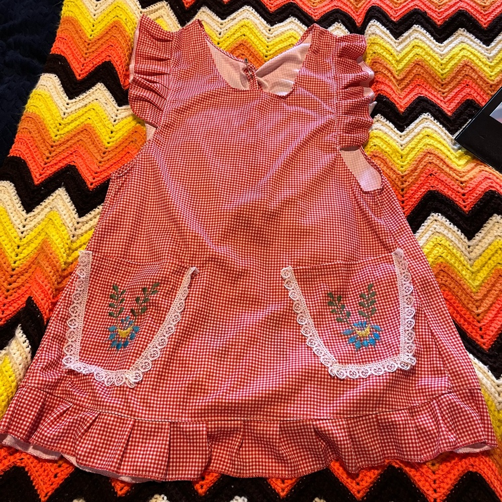 1960’s gingham apron dress